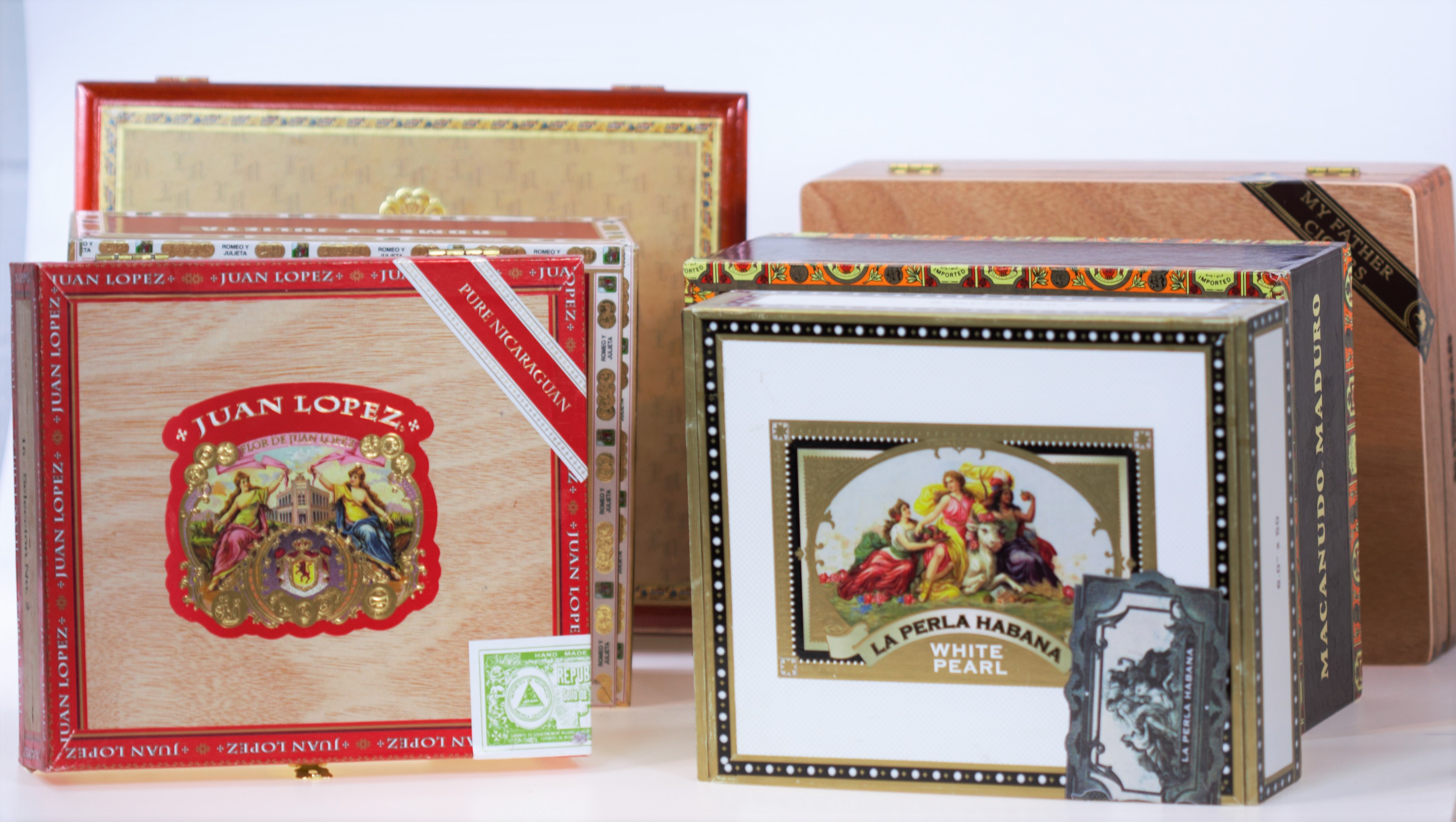 New Weekly Contest – Win a Cigar Box with Samples