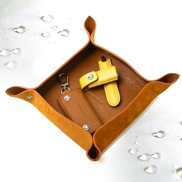 Keep-vacchetta-leather-away-from-water
