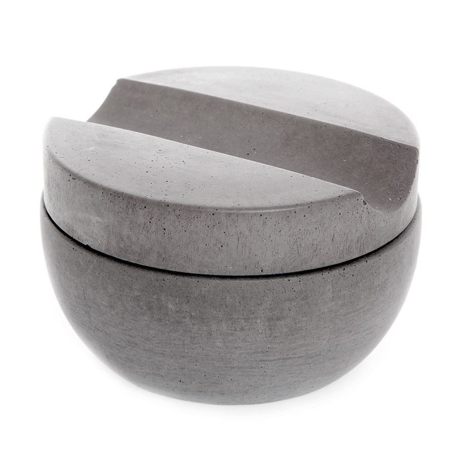 Iris Hantverk Concrete Bowl and Lid with Muhle Sandalwood Shaving Soap