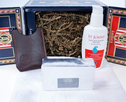 Weekly Giveaway #9 – Win a Cigar Box with Samples – 4th of July Edition